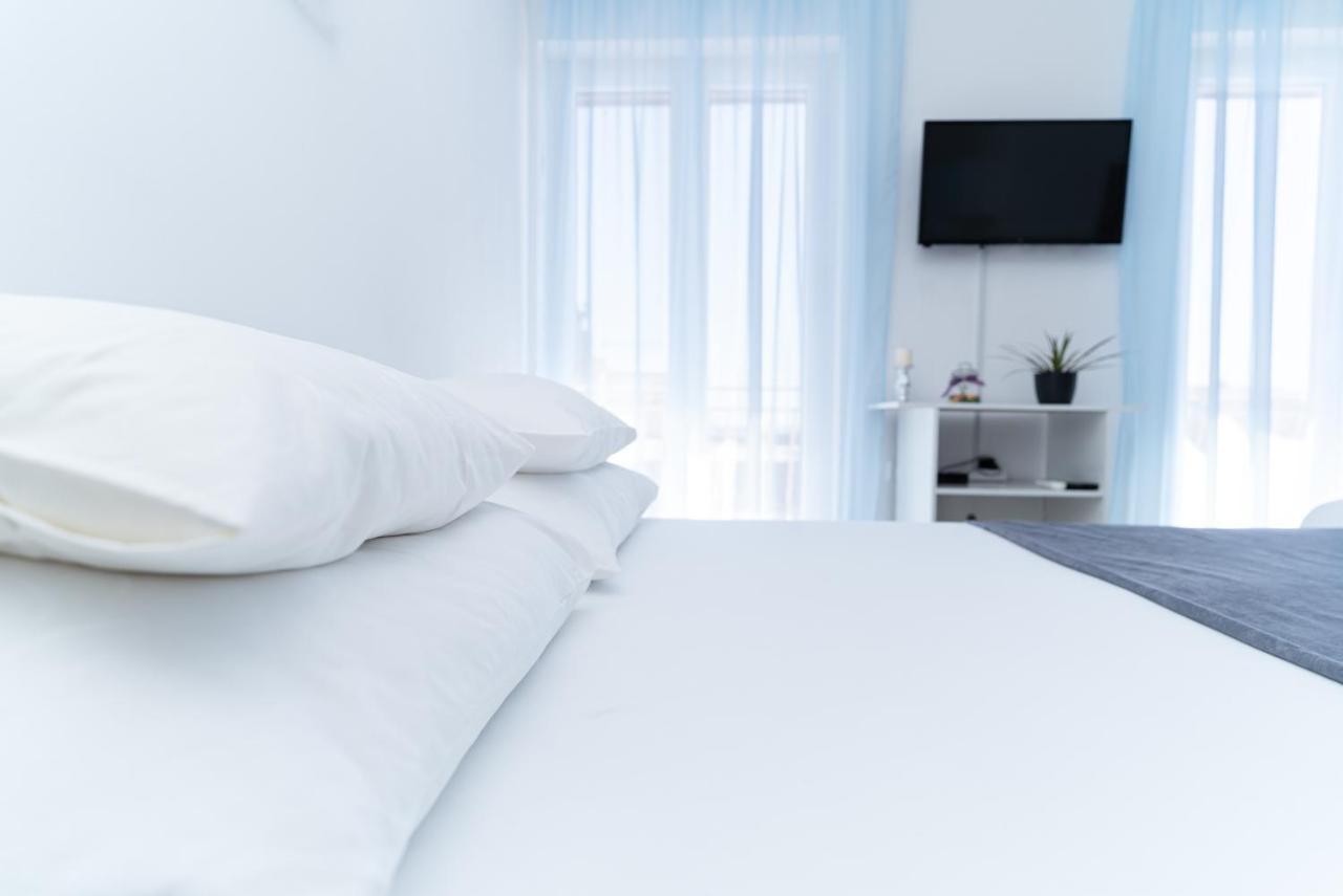Benic Apartments Mlini Bagian luar foto