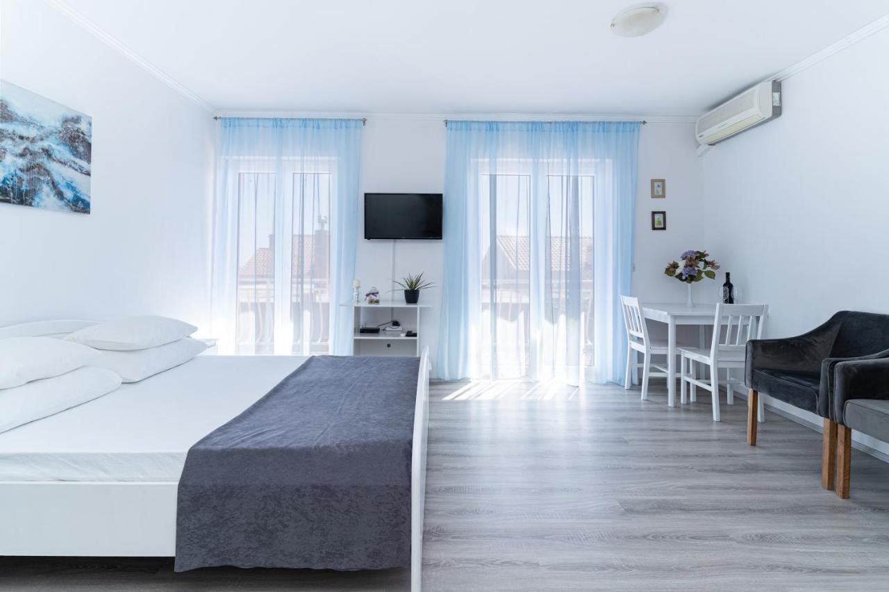 Benic Apartments Mlini Bagian luar foto