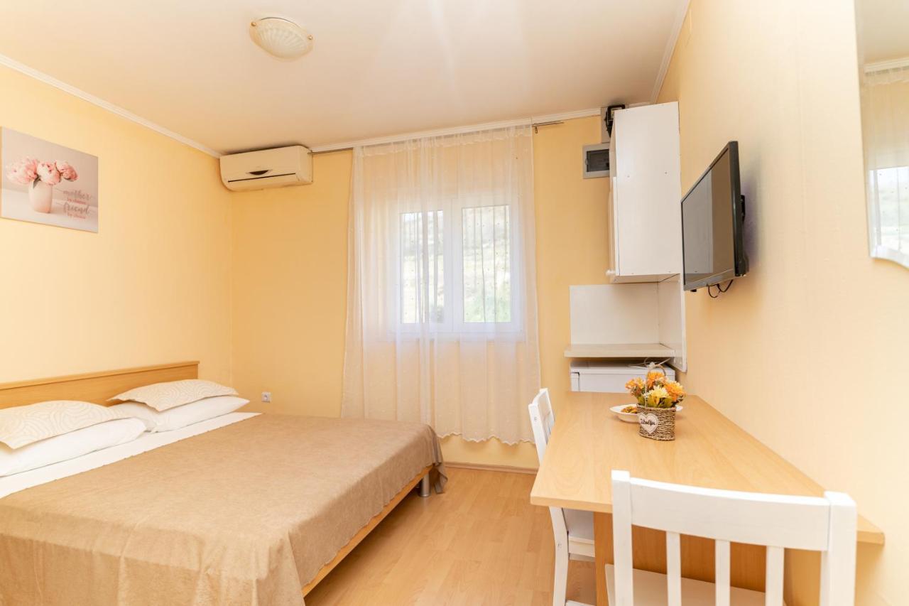 Benic Apartments Mlini Bagian luar foto