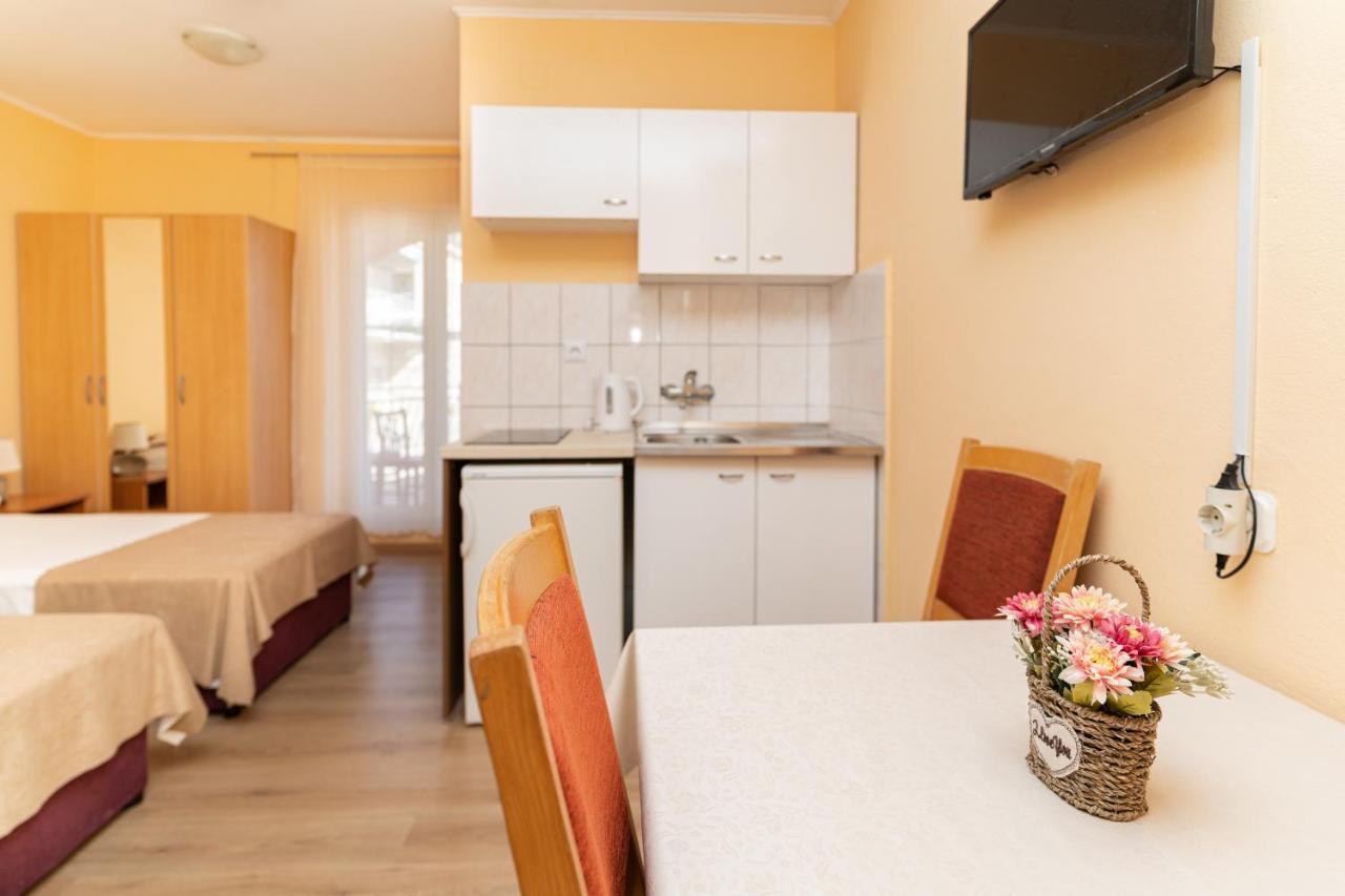 Benic Apartments Mlini Bagian luar foto