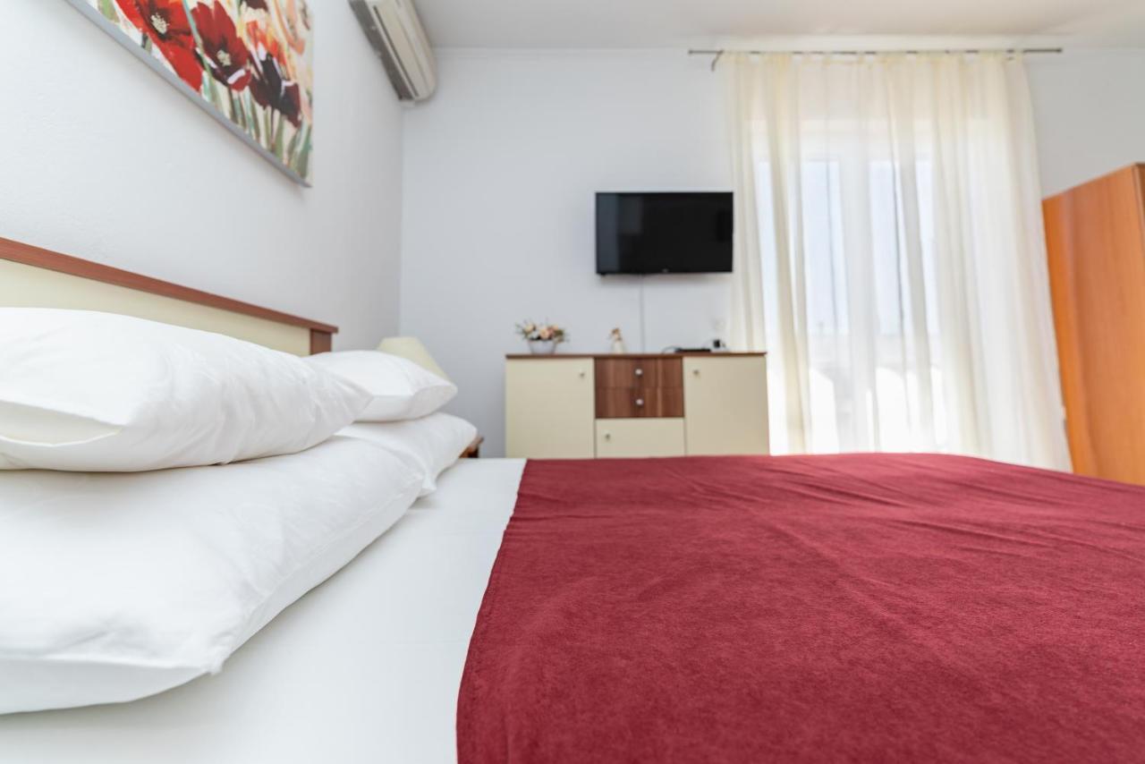 Benic Apartments Mlini Bagian luar foto